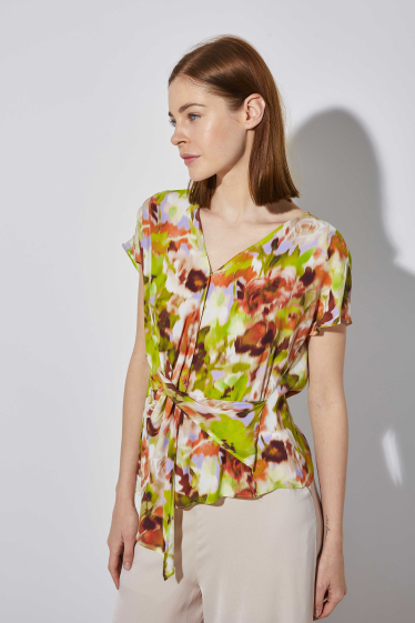 Wholesaler ELLI WHITE - Sleeveless viscose top with knotted effect print