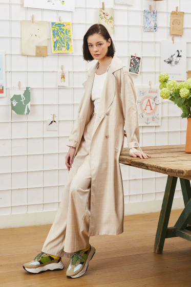 Wholesaler ELLI WHITE - Soft checked trench coat with belt