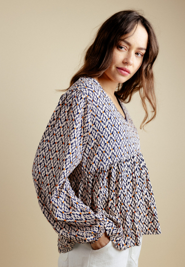 Wholesaler EMILIE K PRET A PORTER - Flowy blouse with whimsical patterns