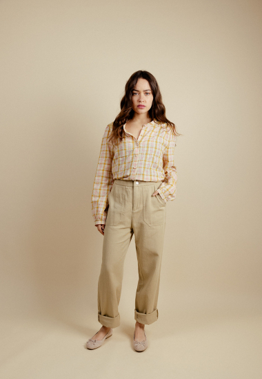 Wholesaler EMILIE K PRET A PORTER - Checkered shirt with flower embroideries on the shoulders
