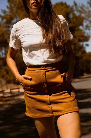 Wholesaler EMILIE K PRET A PORTER - High-waisted short suede skirt