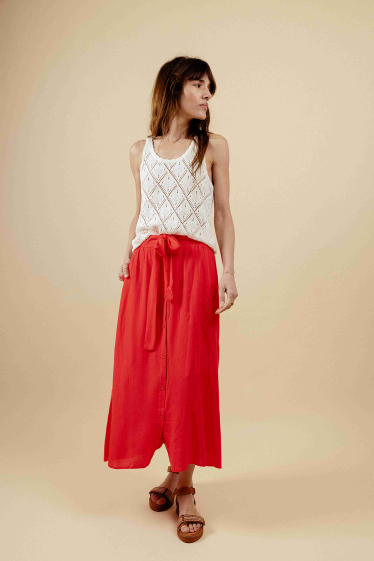 Wholesaler EMILIE K PRET A PORTER - Solid mid-length skirt with buttons at the front and a waist tie