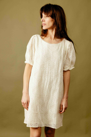 Wholesaler EMILIE K PRET A PORTER - lace dress with a round neckline and short balloon sleeves