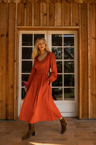Wholesaler EMILIE K PRET A PORTER - Long solid-colored dress cinched at the waist