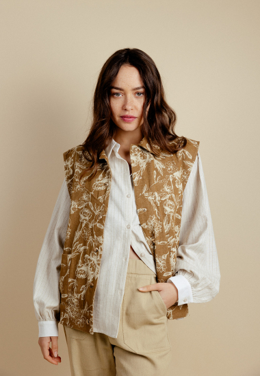 Wholesaler EMILIE K PRET A PORTER - Sleeveless vest with floral patterns