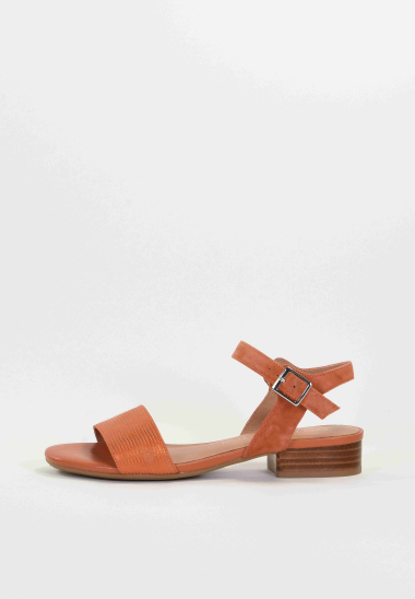 Wholesaler EMILIE KARSTON - KUMBA Flat sandals with iridescent leather strap.