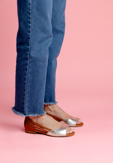 Wholesaler EMILIE KARSTON - LUCIANNE Flat sandals in two colors.