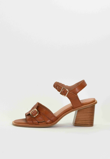Wholesaler EMILIE KARSTON - PSYCHE Very comfortable square-heeled sandals.