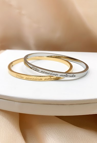 Wholesaler Emily - Stainless steel Bangle bracelet with engraved message "My beloved cousin"