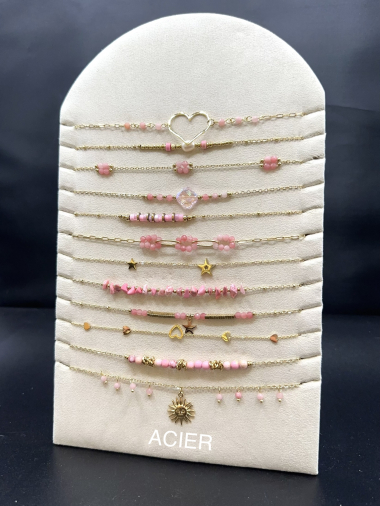 Großhändler Emily - Set mit 12 Halsketten aus Edelstahl ausgestellt