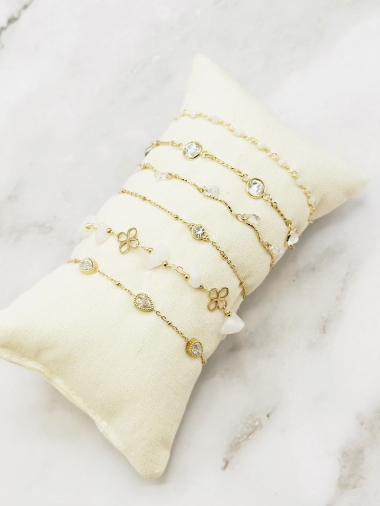 Wholesaler Emily - Set of 6 stainless steel bracelets on cushion