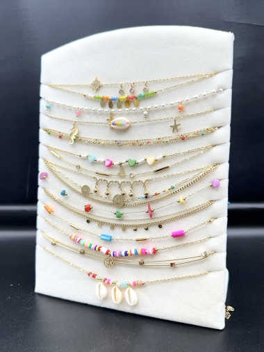 Grossiste Emily - Sélection de 15 bracelets de cheville en acier inoxydable avec présentoir blanc