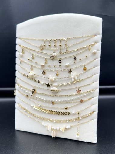 Grossiste Emily - Sélection de 15 bracelets de cheville en acier inoxydable avec présentoir blanc