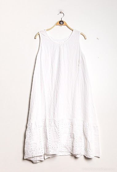 Großhändler Emma Dore - Perforated dress with embroidered back