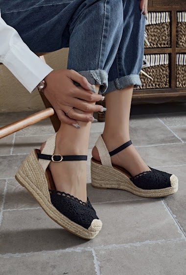 Lace espadrille with heel