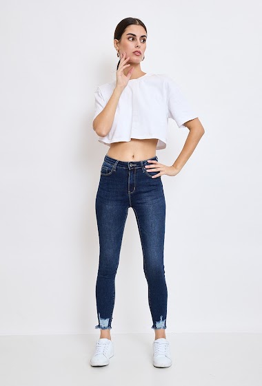 Großhändler Estee Brown - Skinny-Jeans mit offener Kante und Rissen