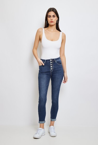High-waisted skinny jeans with buttons