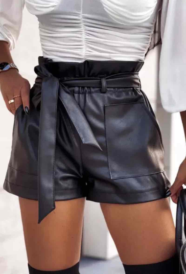 Wholesaler Estee Brown - Fake leather shorts