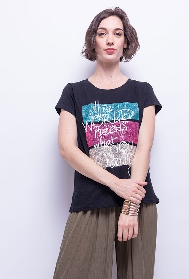 Grossiste Estee Brown - T-shirt avec message et sequins