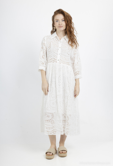 Grossiste FASHION C&Z - Robe en broderie anglaise