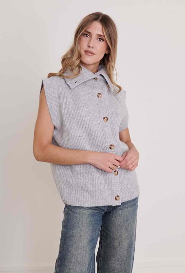 Wholesaler Feelkoo - Sleeveless knitted vest with buttons