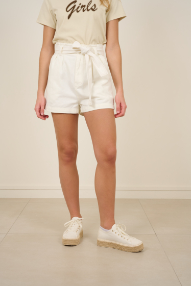 Wholesaler Feelkoo - Shorts with a bow belt