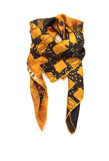 Wholesaler Feelmoon - SILK SQUARE STOLE PRINTED WITH A LADY IN GOLD