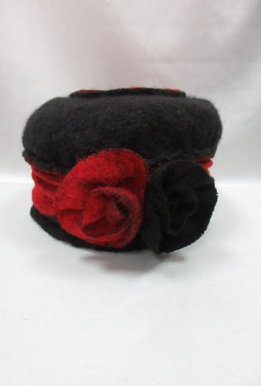 Wholesaler FeliMode - Hat with 2 flowers 30% wool, 70% acrylic