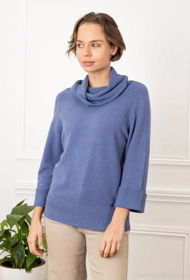 Wholesaler Fengo by Pretty Collection - Wide turtleneck with rolled up sleeves