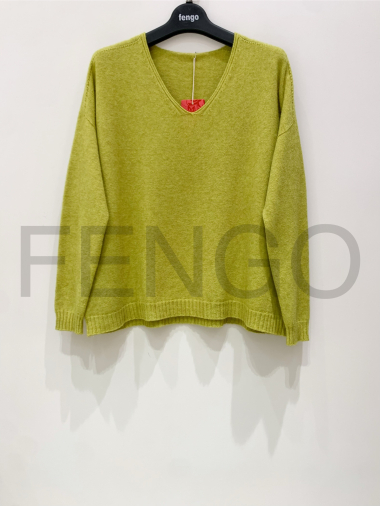 Grossiste Fengo by Pretty Collection - Pull 3D col V, tricoté en Italie