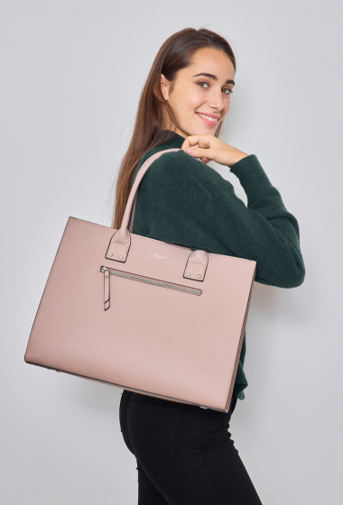 Wholesaler Flora & Co - A4 size handbag