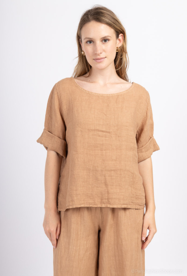 Wholesaler For Her Paris - 100% linen top, 3/4 sleeves, round neck and buttons at the back
