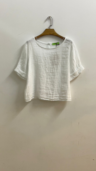 Wholesaler For Her Paris - 100% linen top, 3/4 sleeves, round neck and buttons at the back