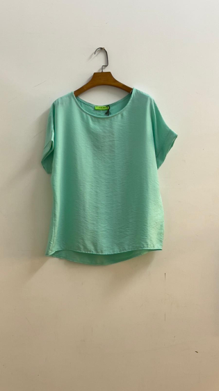 Wholesaler For Her Paris - Basic oversized plain top, short sleeves, buttons at the back