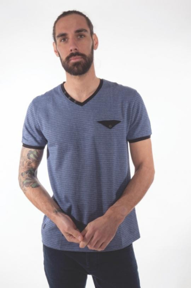 Großhändler FRANCE DENIM - Jacquard-T-Shirt mit V-Ausschnitt