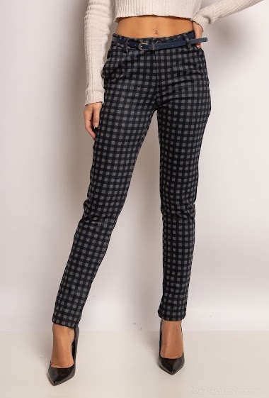 Pantalon à carreaux	Checkered pants