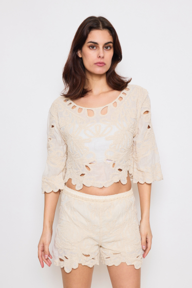 Wholesaler Frime Paris - Crochet top with 3/4 sleeves decorated with fancy embroidery