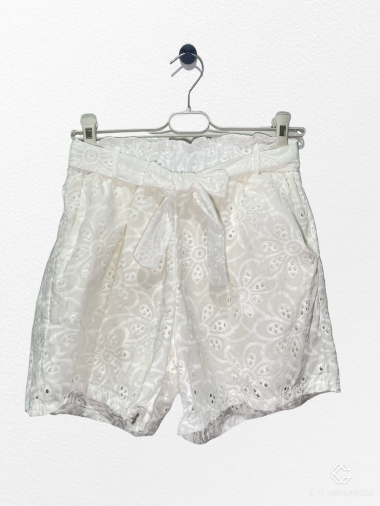 Wholesaler C.CONSTANTIA - Embroidered shorts with belt
