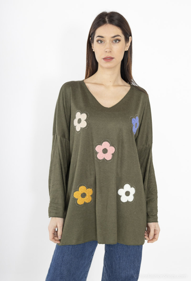 Wholesaler C.CONSTANTIA - Long-sleeved V-neck t-shirt with flower patterns