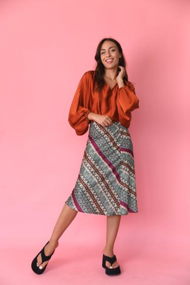 Wholesaler Garçonne - Mid-length satin skirt with pattern