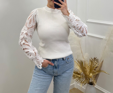 Wholesaler Giracoo - Sweater with lace pockets