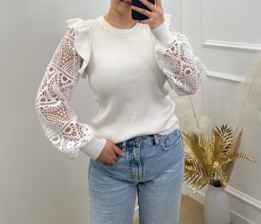 Wholesaler Giracoo - Sweater with lace sleeves