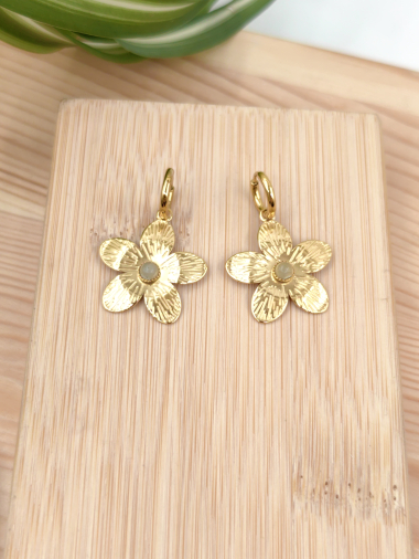 Wholesaler Glam Chic - STAINLESS STEEL FLOWER CREOLE EARRING WITH STONE