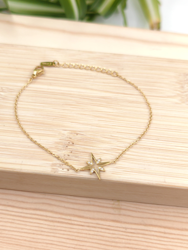 Grossiste Glam Chic - Bracelet étoile avec strass en acier inoxydable