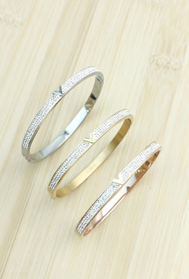 Wholesaler Glam Chic - Stainless steel v bangle bracelet with rhinestones