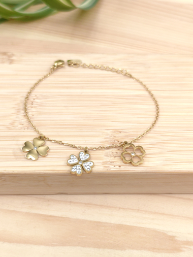 Grossiste Glam Chic - Bracelet pendant fleurs avec strass  en acier inoxydable
