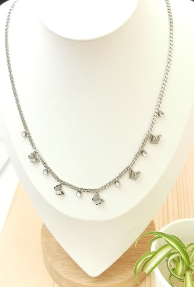Wholesaler Glam Chic - Butterfly charm necklace with stainless steel rhinestones