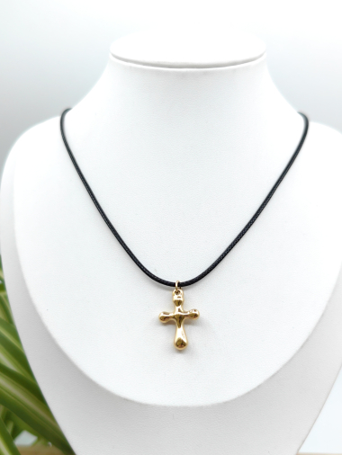 Wholesaler Glam Chic - Cord necklace with stainless steel cross pendant