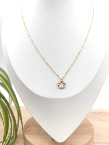 Wholesaler Glam Chic - Flower necklace with stainless steel pearl