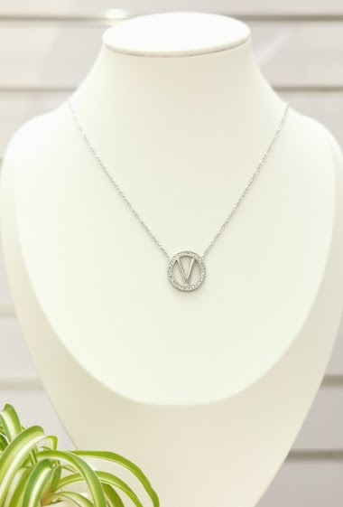 Wholesaler Glam Chic - Stainless Steel Alphabet Letter V Necklace